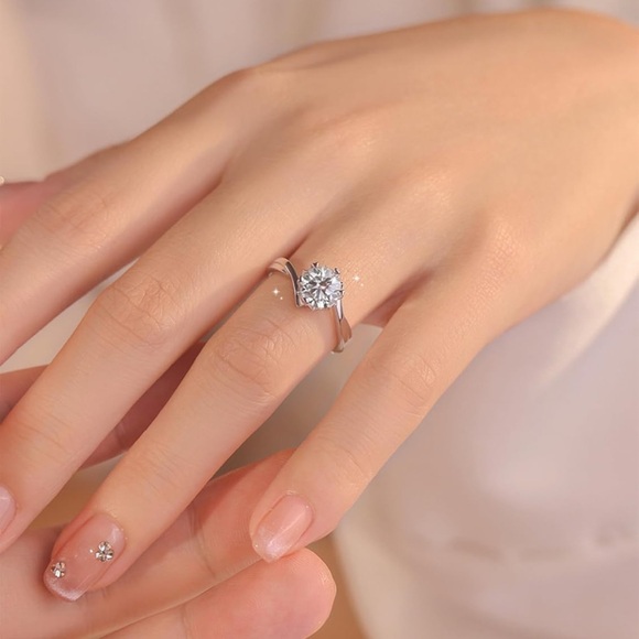 My Only Rose – Romance Ring (NWT) | Size 6–6.5 - Picture 4 of 6